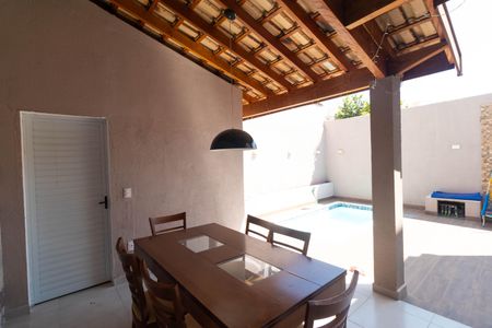 Casa à venda com 250m², 3 quartos e 5 vagas Casa à venda com 250m², 3 quartos e 5 vagasChurrasqueira