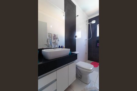 Casa à venda com 250m², 3 quartos e 5 vagas Casa à venda com 250m², 3 quartos e 5 vagasBanheiro 01