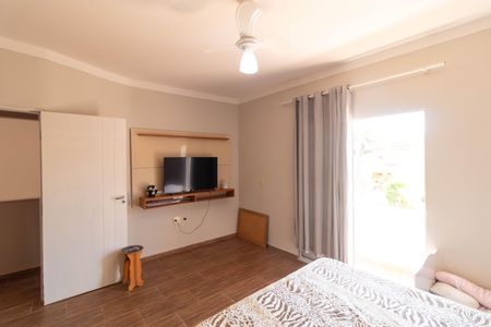 Casa à venda com 250m², 3 quartos e 5 vagas Casa à venda com 250m², 3 quartos e 5 vagasSuíte