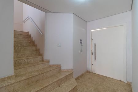 Casa à venda com 250m², 3 quartos e 5 vagas Casa à venda com 250m², 3 quartos e 5 vagasHall de entrada