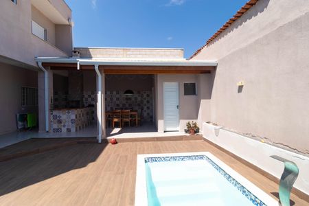 Casa à venda com 250m², 3 quartos e 5 vagas Casa à venda com 250m², 3 quartos e 5 vagasPiscina