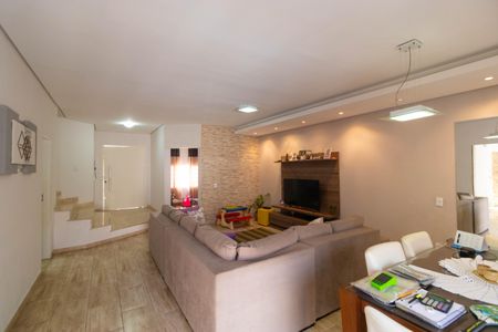 Casa à venda com 250m², 3 quartos e 5 vagas Casa à venda com 250m², 3 quartos e 5 vagasSala 02