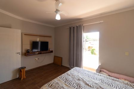 Casa à venda com 250m², 3 quartos e 5 vagas Casa à venda com 250m², 3 quartos e 5 vagasSuíte