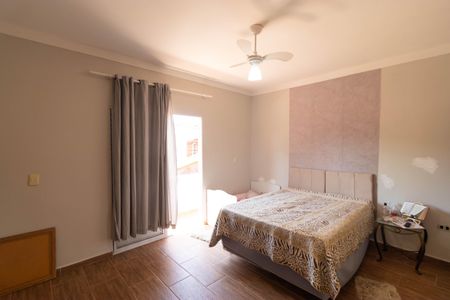 Casa à venda com 250m², 3 quartos e 5 vagas Casa à venda com 250m², 3 quartos e 5 vagasSuíte