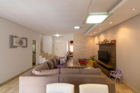 Casa à venda com 250m², 3 quartos e 5 vagas Casa à venda com 250m², 3 quartos e 5 vagasSala 02