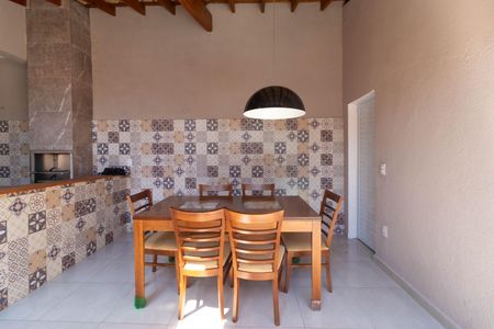 Casa à venda com 250m², 3 quartos e 5 vagas Casa à venda com 250m², 3 quartos e 5 vagasChurrasqueira