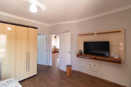 Casa à venda com 250m², 3 quartos e 5 vagas Casa à venda com 250m², 3 quartos e 5 vagasSuíte