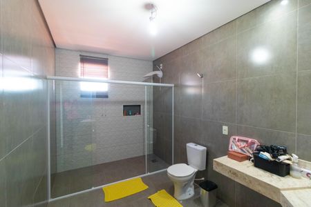 Casa à venda com 250m², 3 quartos e 5 vagas Casa à venda com 250m², 3 quartos e 5 vagasBanheiro da Suíte