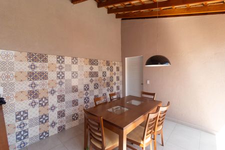 Casa à venda com 250m², 3 quartos e 5 vagas Casa à venda com 250m², 3 quartos e 5 vagasChurrasqueira