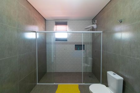 Casa à venda com 250m², 3 quartos e 5 vagas Casa à venda com 250m², 3 quartos e 5 vagasBanheiro da Suíte