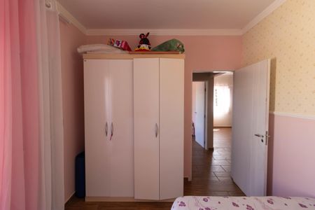 Casa à venda com 250m², 3 quartos e 5 vagas Casa à venda com 250m², 3 quartos e 5 vagasQuarto 02