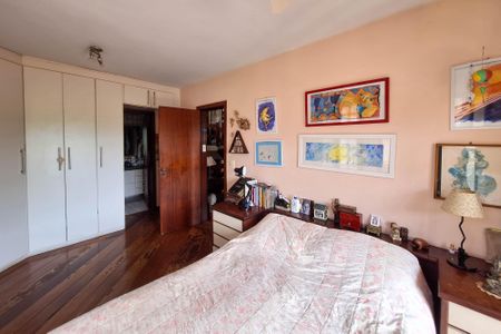 Casa de condomínio à venda com 227m², 4 quartos e 2 vagasSuíte 2