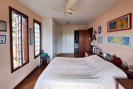 Casa de condomínio à venda com 227m², 4 quartos e 2 vagasSuíte 2