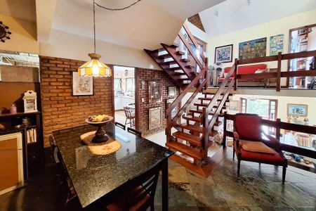 Casa de condomínio à venda com 227m², 4 quartos e 2 vagasSala 2