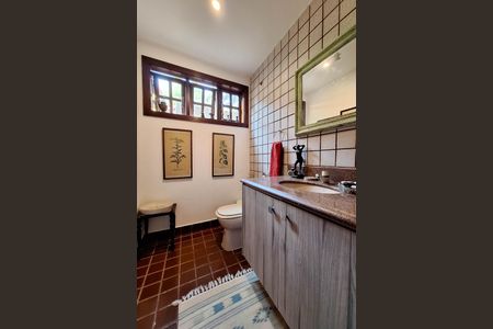 Casa de condomínio à venda com 227m², 4 quartos e 2 vagasLavabo