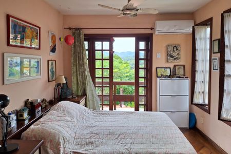 Casa de condomínio à venda com 227m², 4 quartos e 2 vagasSuíte 2