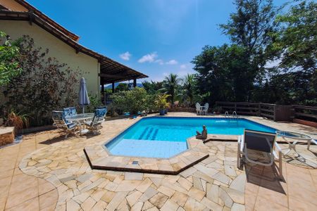 Casa de condomínio à venda com 227m², 4 quartos e 2 vagasQuintal