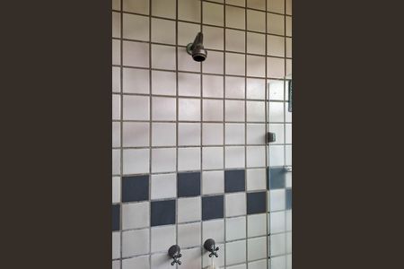 Casa de condomínio à venda com 227m², 4 quartos e 2 vagasBanheiro 1