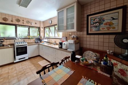 Casa de condomínio à venda com 227m², 4 quartos e 2 vagasCozinha