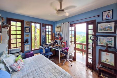 Casa de condomínio à venda com 227m², 4 quartos e 2 vagasQuarto 4