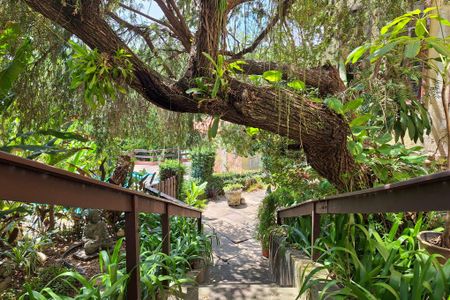 Casa de condomínio à venda com 227m², 4 quartos e 2 vagasQuintal