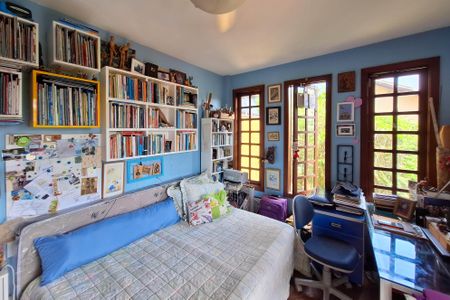 Casa de condomínio à venda com 227m², 4 quartos e 2 vagasQuarto 4