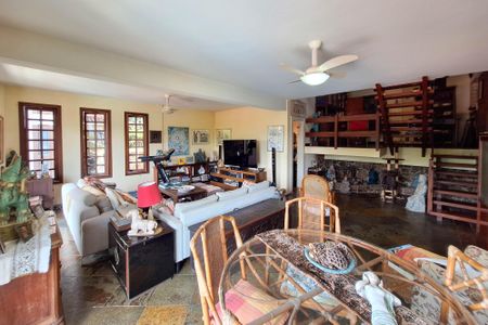 Casa de condomínio à venda com 227m², 4 quartos e 2 vagasSala 1