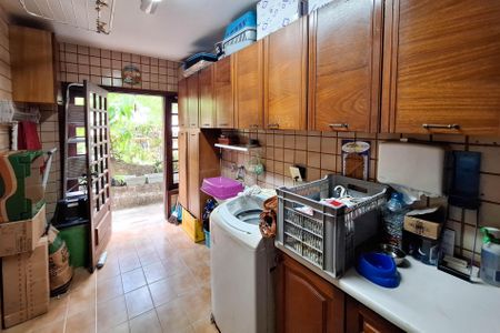 Casa de condomínio à venda com 227m², 4 quartos e 2 vagasÁrea de Serviço