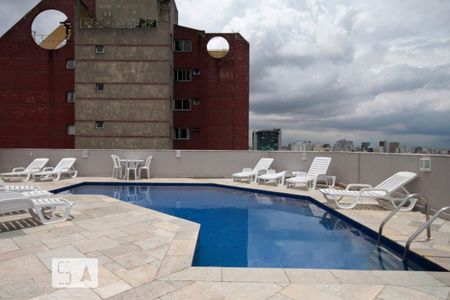 Studio à venda com 32m², 1 quarto e 1 vaga Studio à venda com 32m², 1 quarto e 1 vagaÁrea comum - Piscina