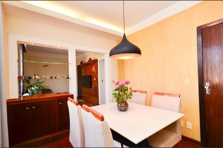 Apartamento à venda com 112m², 2 quartos e 1 vagaSala