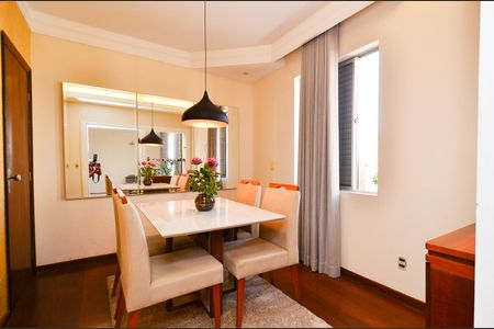 Apartamento à venda com 112m², 2 quartos e 1 vagaSala