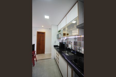 Apartamento para alugar com 90m², 2 quartos e 2 vagasCozinha