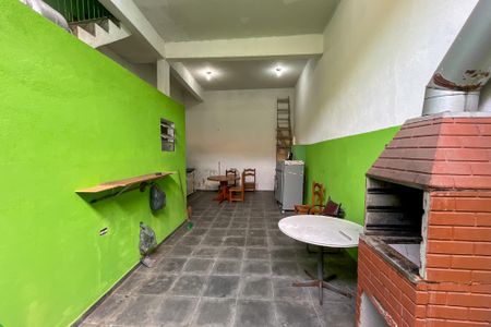 Casa para alugar com 240m², 4 quartos e 2 vagasChurrasqueira