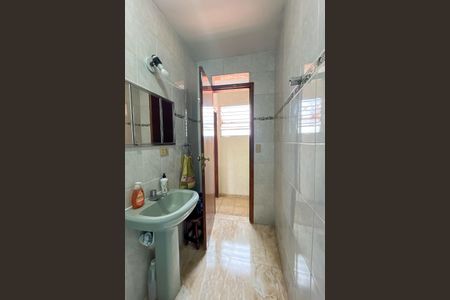 Casa para alugar com 240m², 4 quartos e 2 vagasBanheiro 1