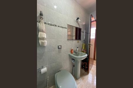 Casa para alugar com 240m², 4 quartos e 2 vagasBanheiro 1