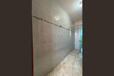 Casa para alugar com 240m², 4 quartos e 2 vagasBanheiro 1