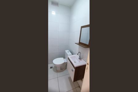 Casa para alugar com 80m², 2 quartos e 1 vaga Casa para alugar com 80m², 2 quartos e 1 vagaBanheiro Social