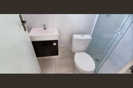 Casa para alugar com 80m², 2 quartos e 1 vaga Casa para alugar com 80m², 2 quartos e 1 vagaBanheiro da Suíte 1