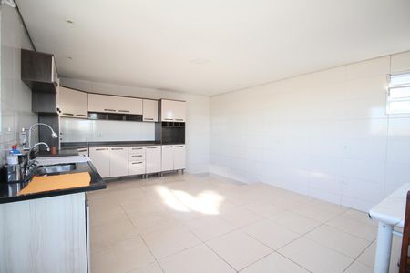 Cozinha de casa para alugar com 2 quartos, 80m² em Jardim Iracema, Taboão da Serra