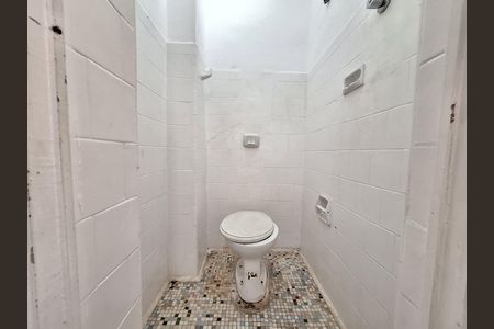 Apartamento para alugar com 60m², 2 quartos e sem vaga Apartamento para alugar com 60m², 2 quartos e sem vagaBanheiro de Serviço