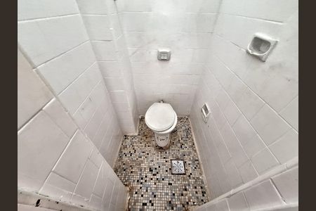 Apartamento para alugar com 60m², 2 quartos e sem vaga Apartamento para alugar com 60m², 2 quartos e sem vagaBanheiro de Serviço