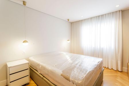 Apartamento à venda com 212m², 4 quartos e 2 vagas Apartamento à venda com 212m², 4 quartos e 2 vagasSuíte 2