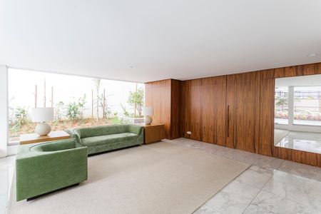 Apartamento à venda com 212m², 4 quartos e 2 vagas Apartamento à venda com 212m², 4 quartos e 2 vagasHall social