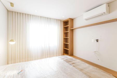 Apartamento à venda com 212m², 4 quartos e 2 vagas Apartamento à venda com 212m², 4 quartos e 2 vagasSuíte 2