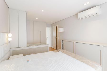 Apartamento à venda com 212m², 4 quartos e 2 vagas Apartamento à venda com 212m², 4 quartos e 2 vagasSuíte 1