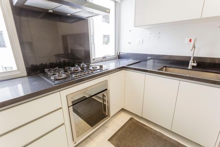 Apartamento à venda com 212m², 4 quartos e 2 vagas Apartamento à venda com 212m², 4 quartos e 2 vagasAcademia
