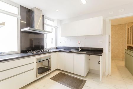 Apartamento à venda com 212m², 4 quartos e 2 vagas Apartamento à venda com 212m², 4 quartos e 2 vagasCozinha