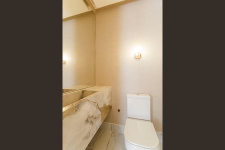 Apartamento à venda com 212m², 4 quartos e 2 vagas Apartamento à venda com 212m², 4 quartos e 2 vagasLavabo