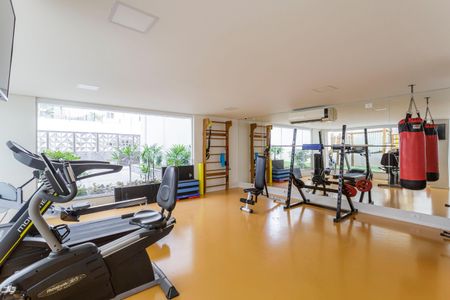 Apartamento à venda com 212m², 4 quartos e 2 vagas Apartamento à venda com 212m², 4 quartos e 2 vagasÁrea comum - Academia