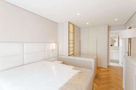 Apartamento à venda com 212m², 4 quartos e 2 vagas Apartamento à venda com 212m², 4 quartos e 2 vagasSuíte 1
